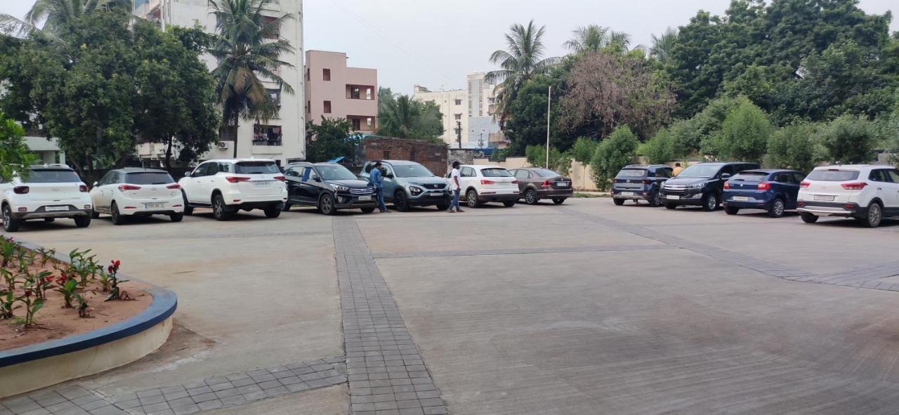 Hotel Manjeera Sarovar Premiere Rājahmundry Esterno foto