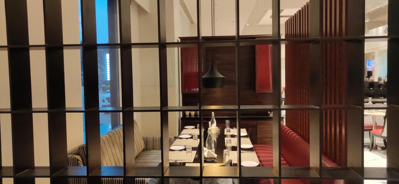 Hotel Manjeera Sarovar Premiere Rājahmundry Esterno foto