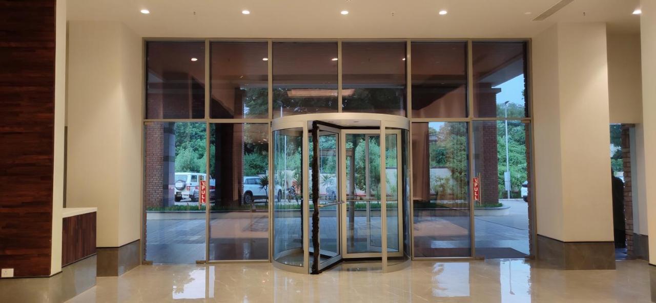 Hotel Manjeera Sarovar Premiere Rājahmundry Esterno foto