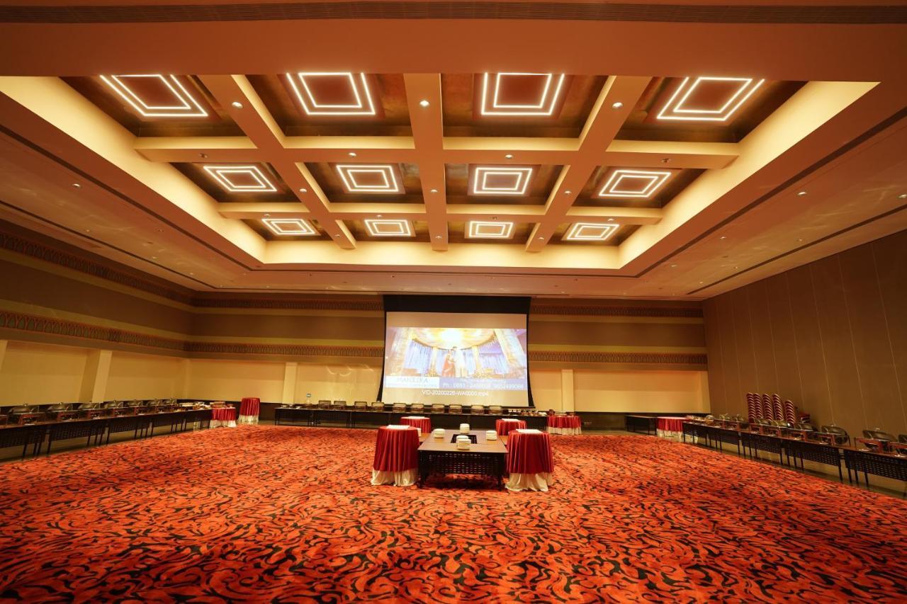 Hotel Manjeera Sarovar Premiere Rājahmundry Esterno foto