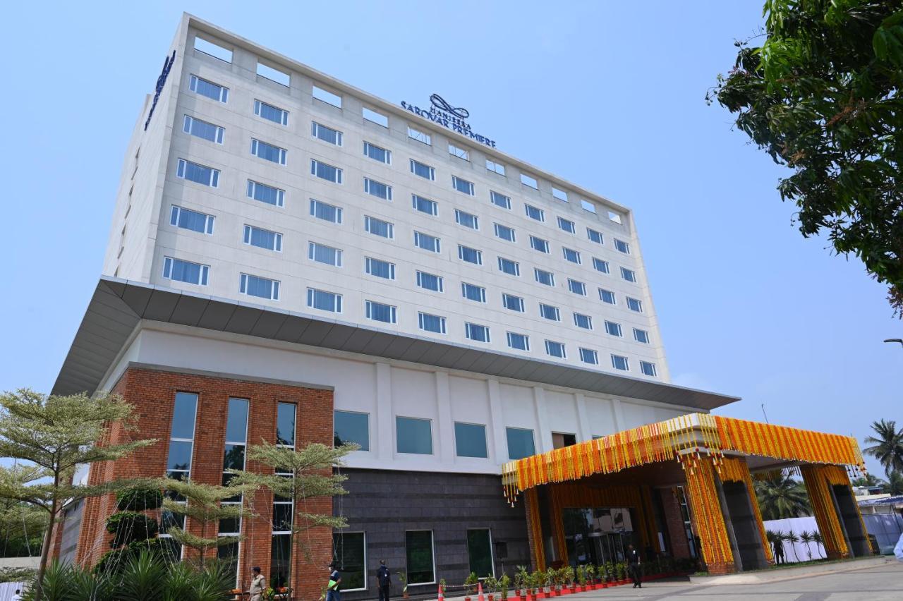 Hotel Manjeera Sarovar Premiere Rājahmundry Esterno foto