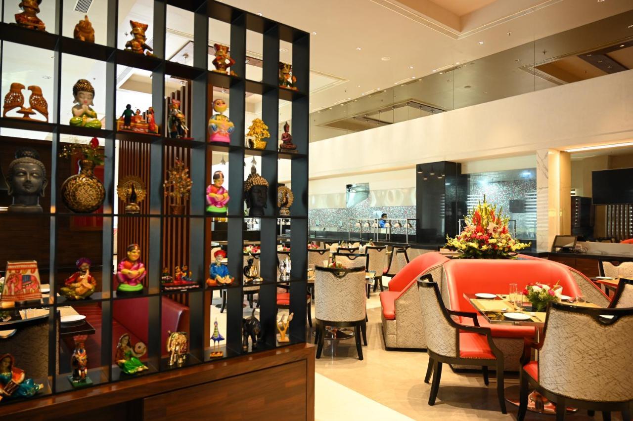 Hotel Manjeera Sarovar Premiere Rājahmundry Esterno foto