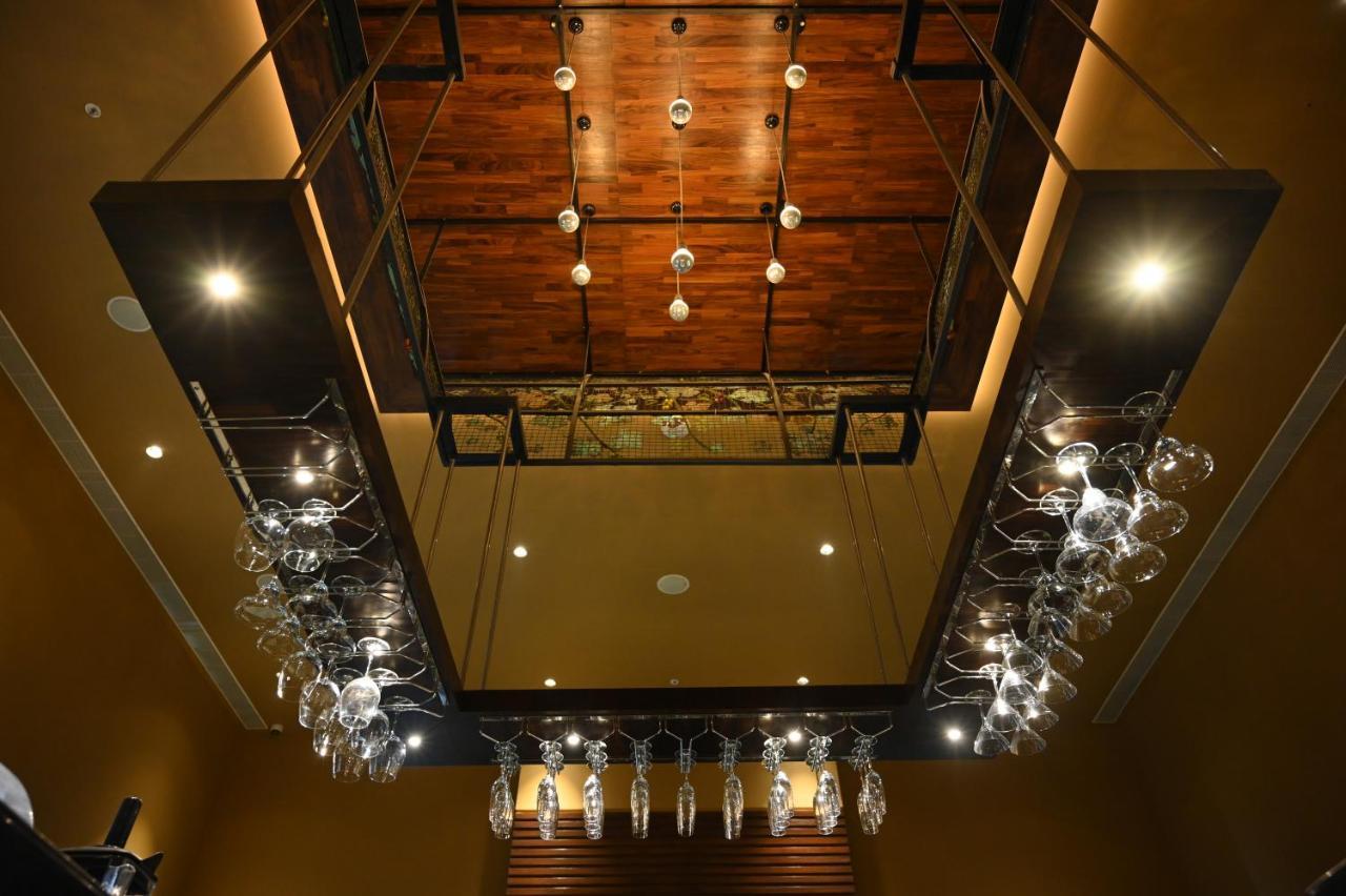 Hotel Manjeera Sarovar Premiere Rājahmundry Esterno foto