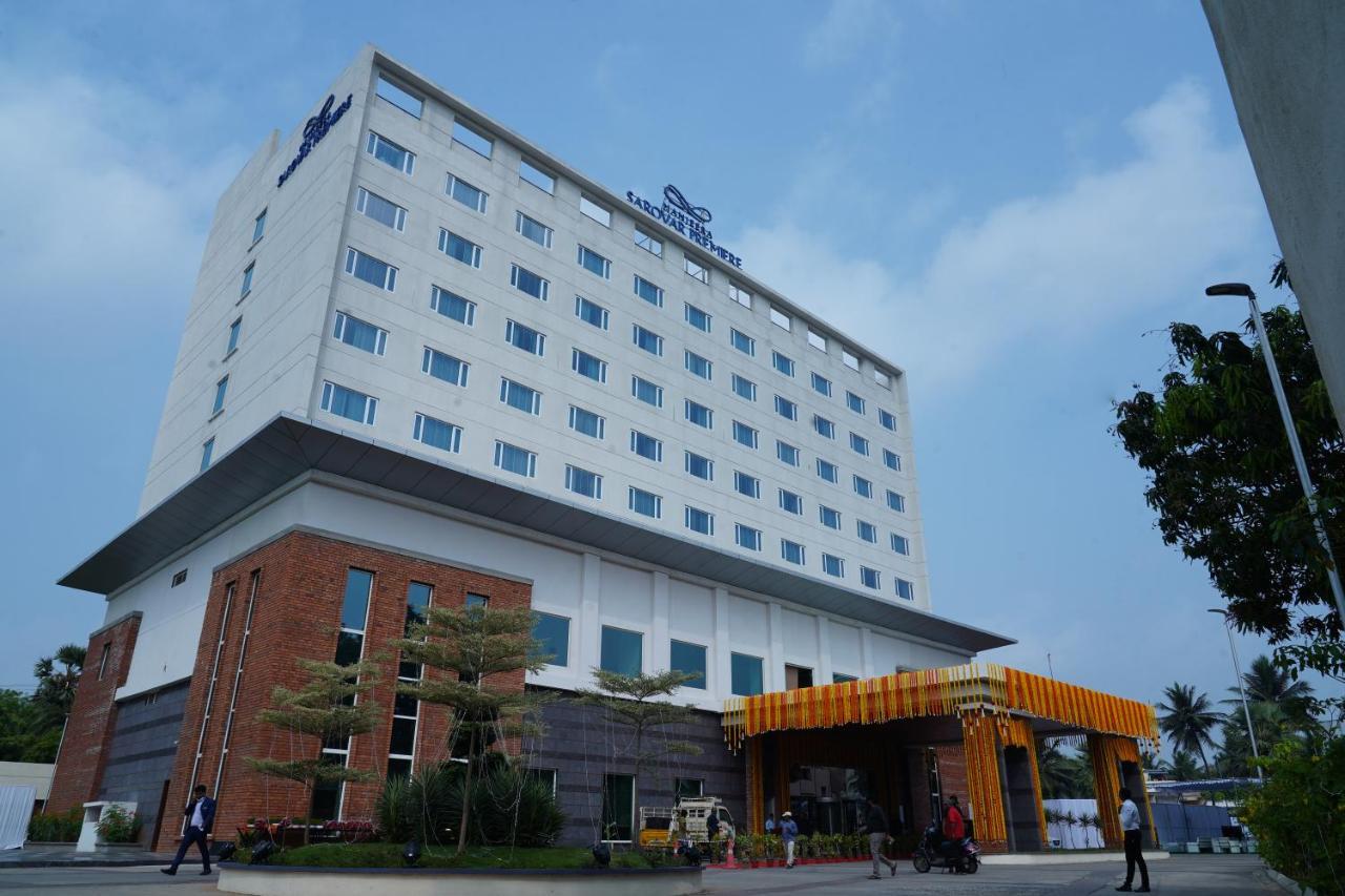 Hotel Manjeera Sarovar Premiere Rājahmundry Esterno foto