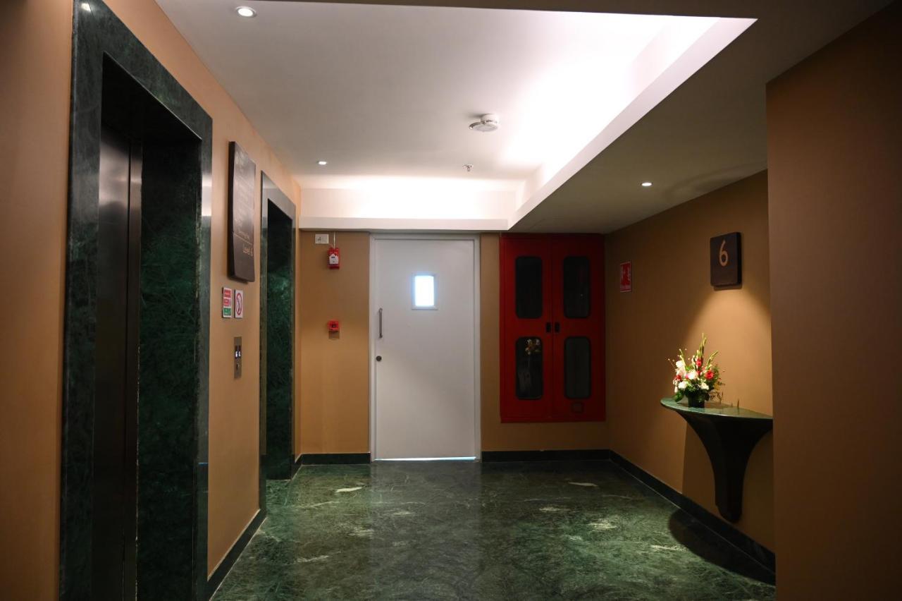 Hotel Manjeera Sarovar Premiere Rājahmundry Esterno foto