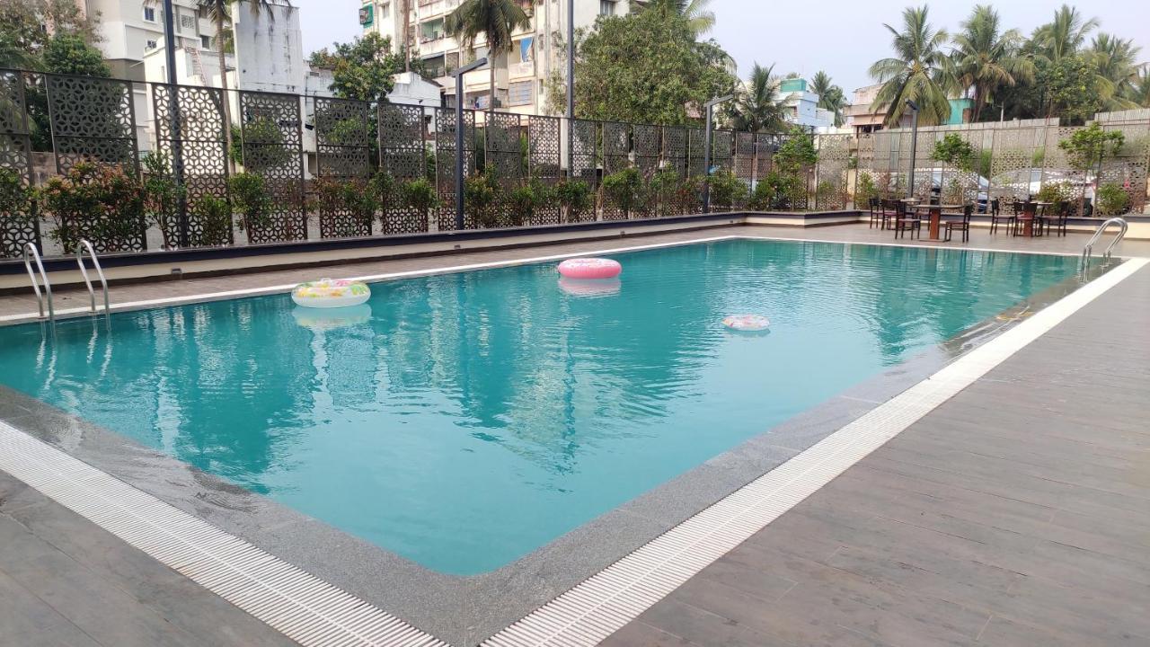 Hotel Manjeera Sarovar Premiere Rājahmundry Esterno foto